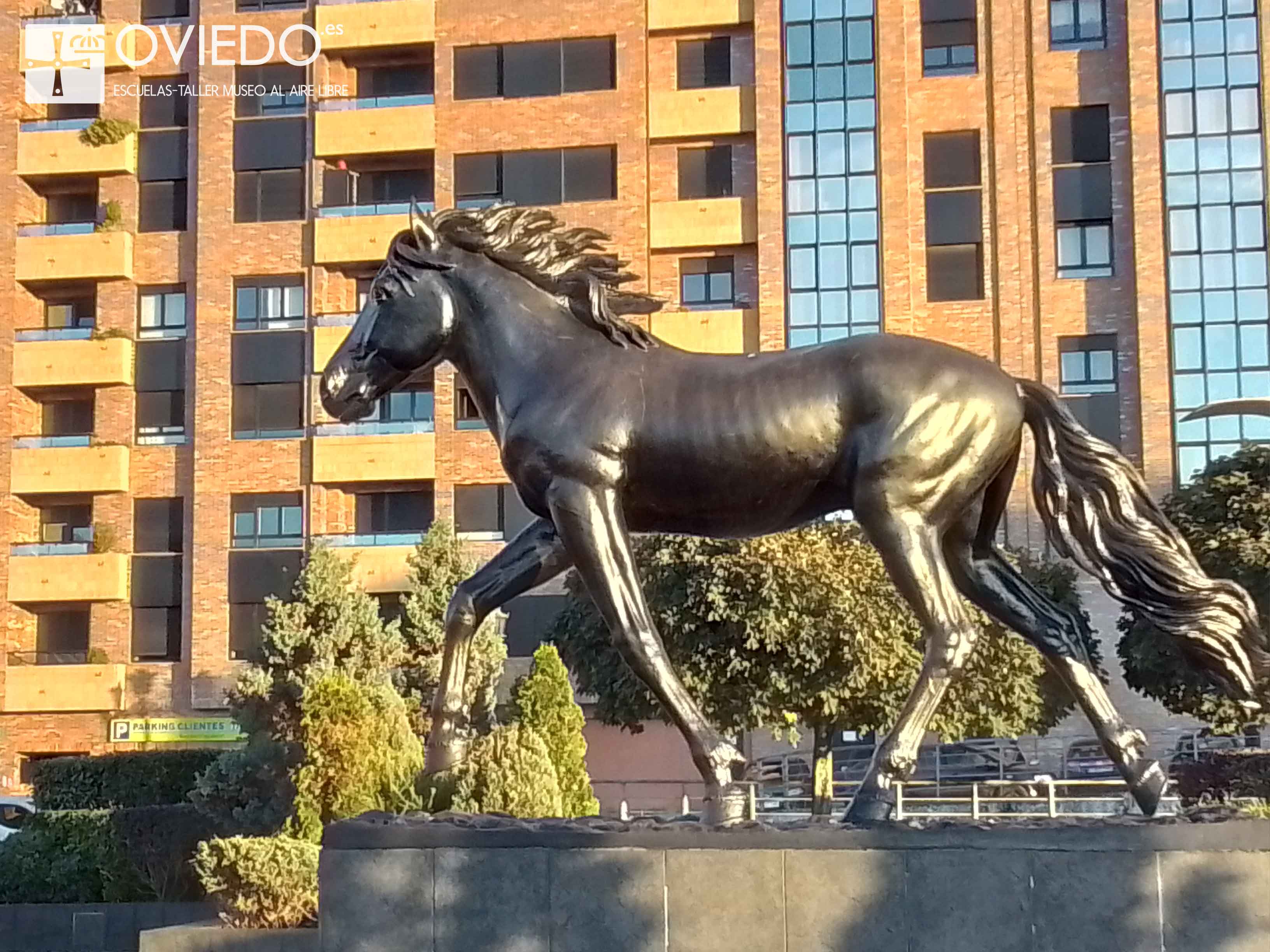 escultura completa asturcon